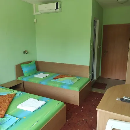 Pensiune Sunny House & Pool Kranevo