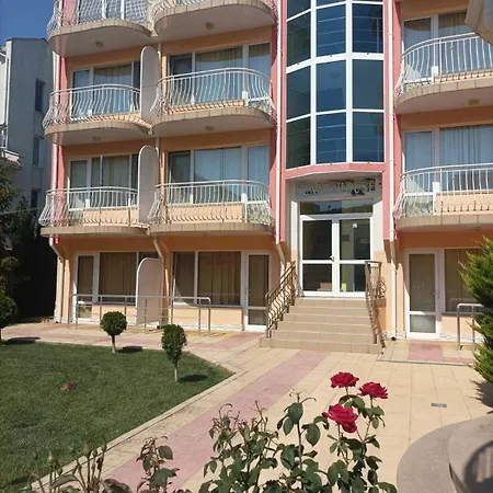 Sunny House 3*