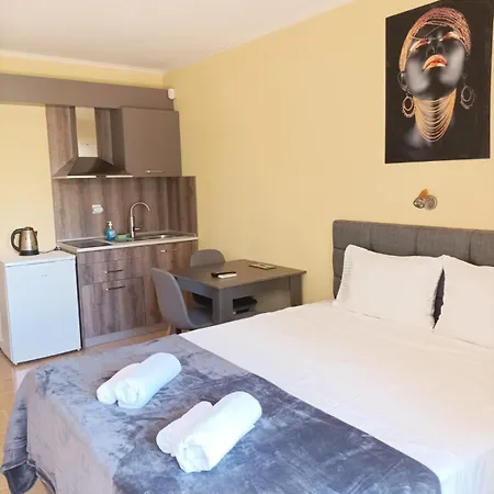 Sunny House 3*